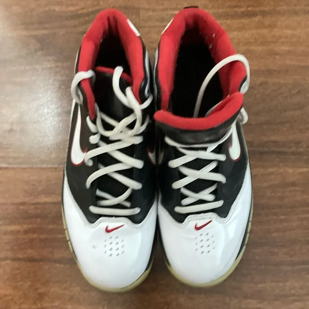 Nike Kids Black and Red Sneakers Sz 5